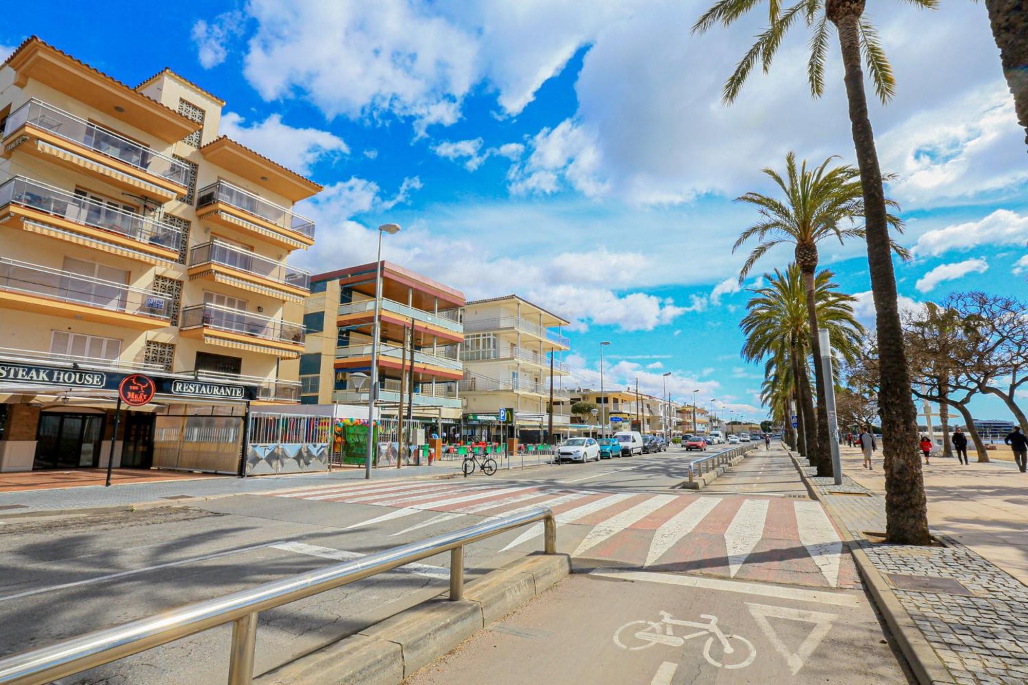 Xaloc Only Families Apartment Cambrils Bagian luar foto
